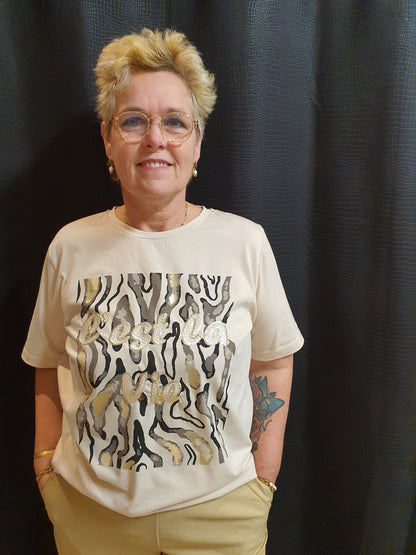 T-shirt lara sand met print Exxcelent