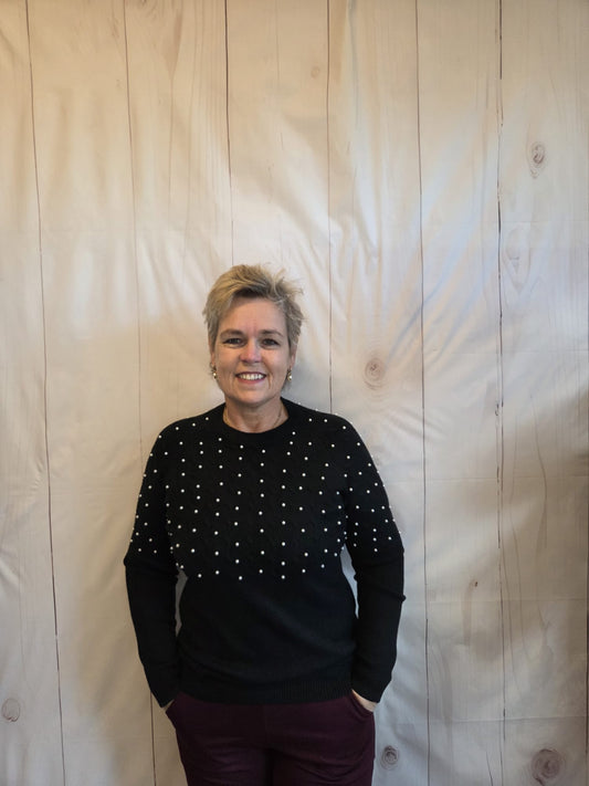 Zwarte trui met pareltjes