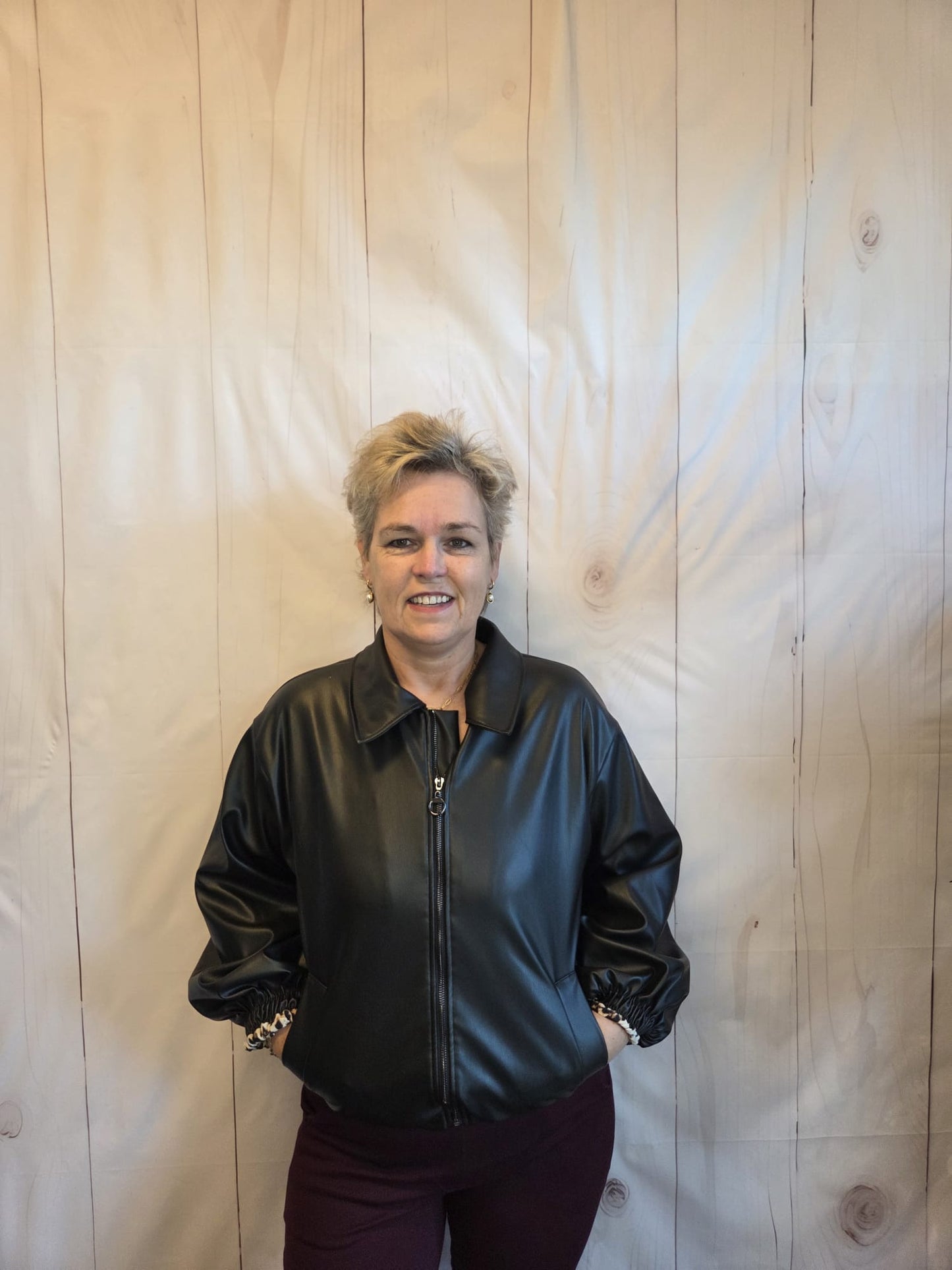 Lederlook jack zwart