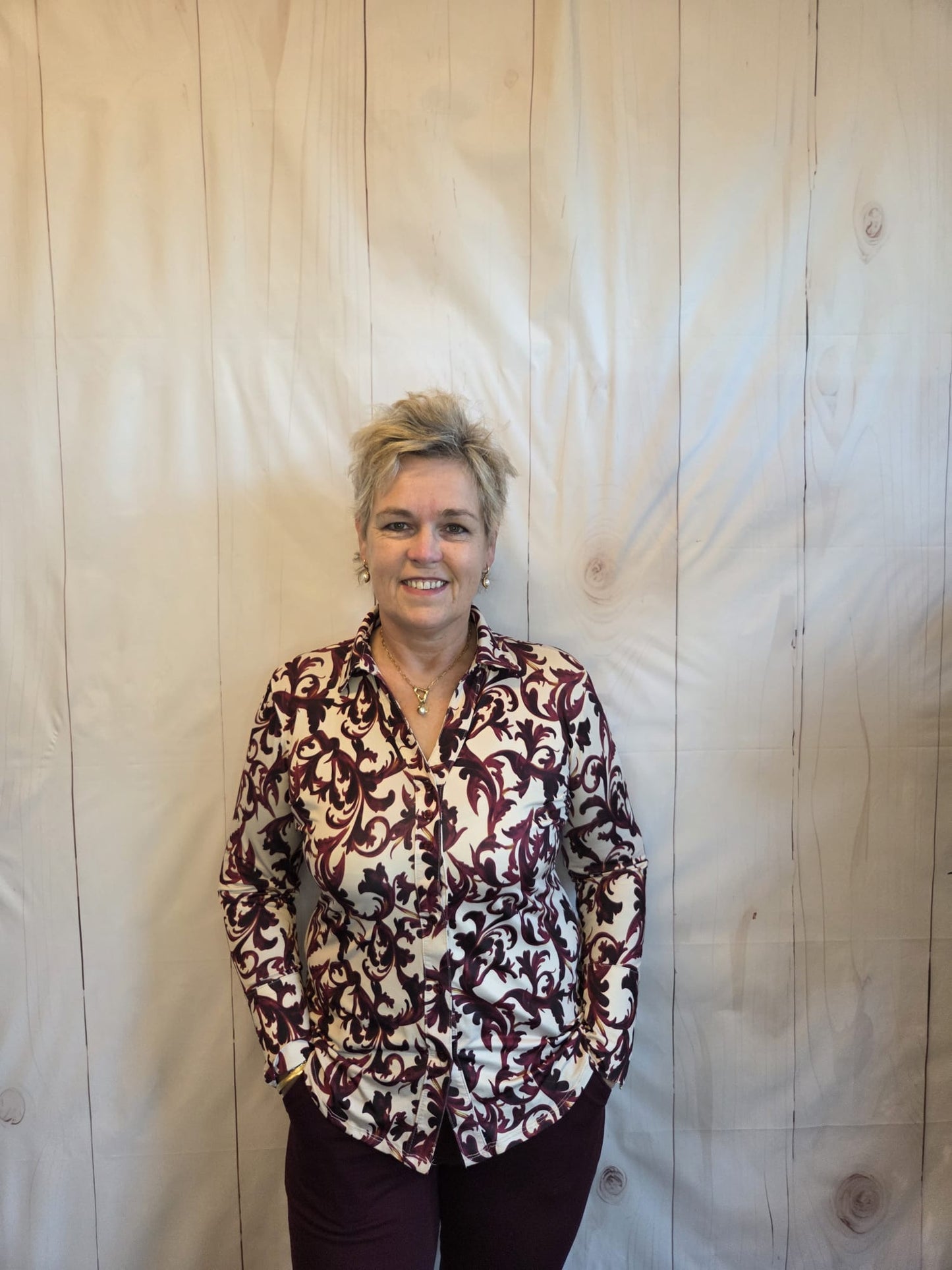 Travel blouse bordeauxrood motief